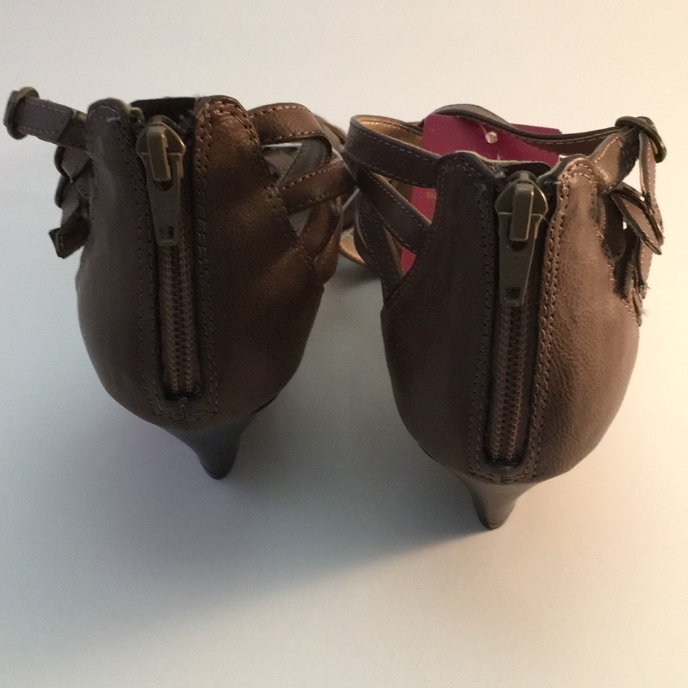 New Women’s Merona Strappy Shoes Size 8 - Picture 4 of 5